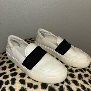 UGG CHAYZE White & black leather slip-on sneakers, Size 8